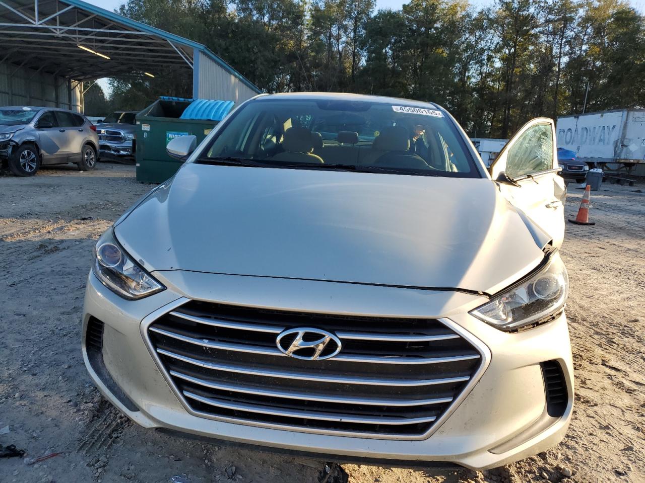 2017 Hyundai Elantra - Image 5