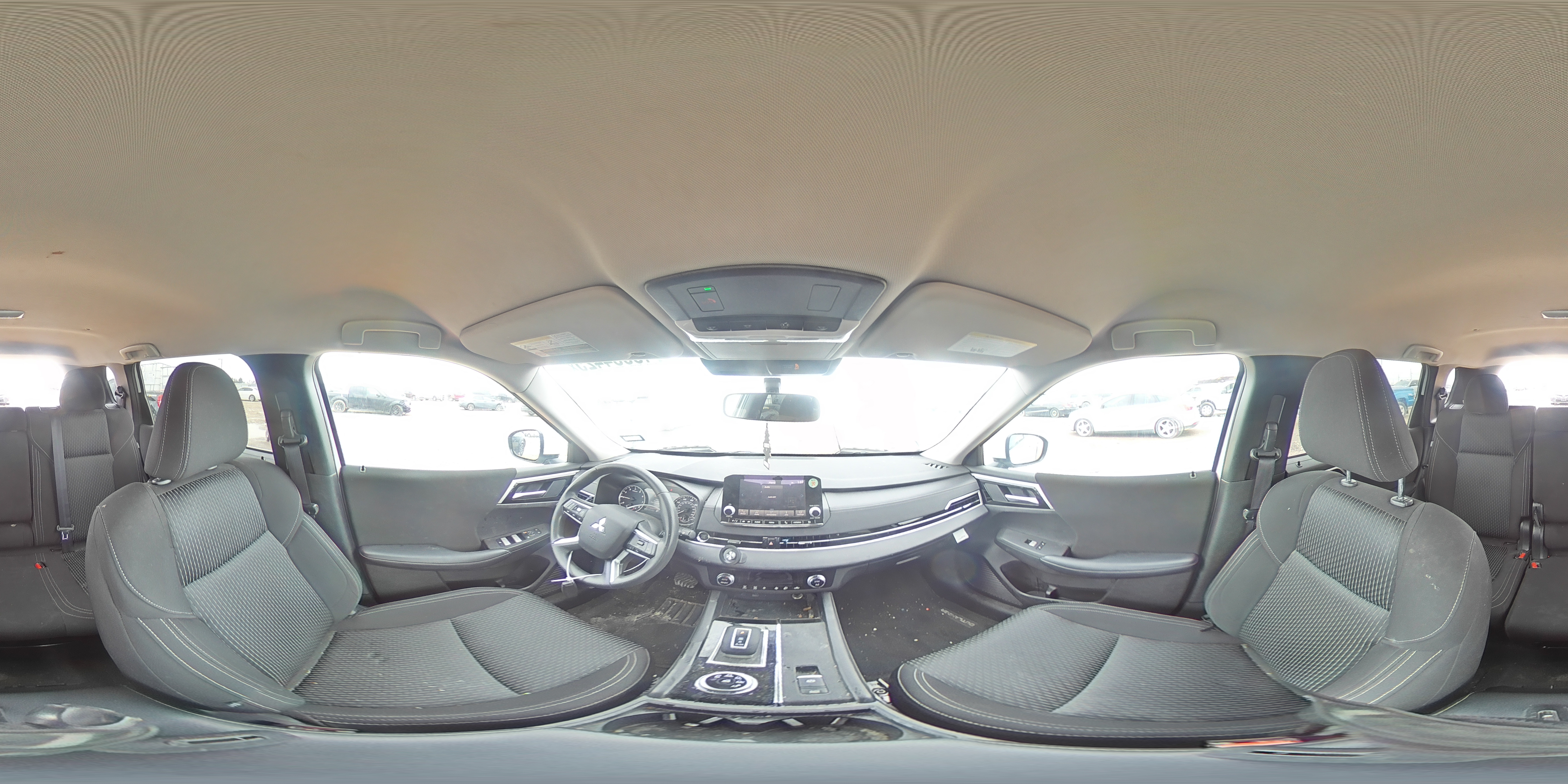 2024 Mitsubishi Outlander - Image 14