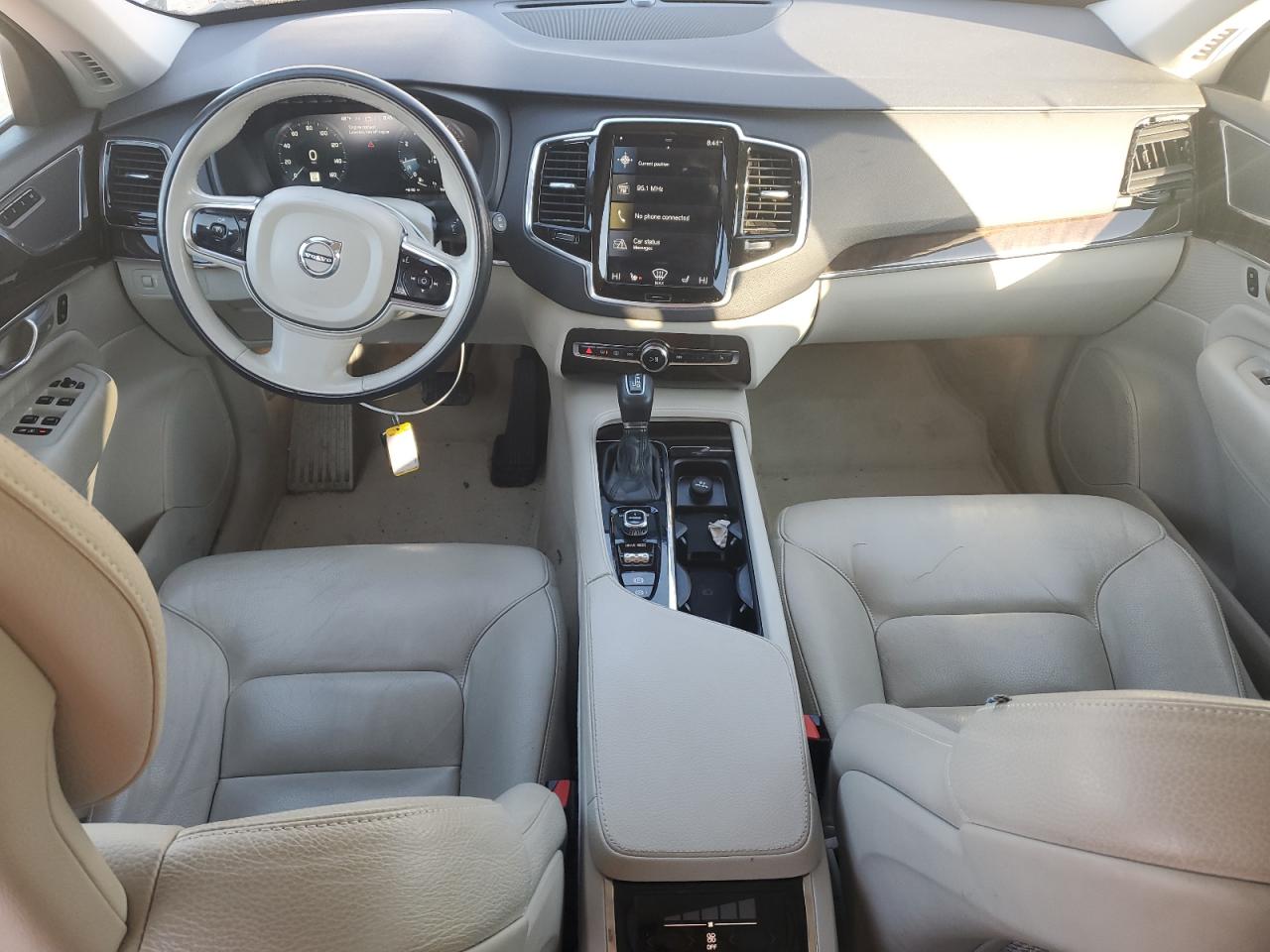 2016 Volvo XC90 - Image 8