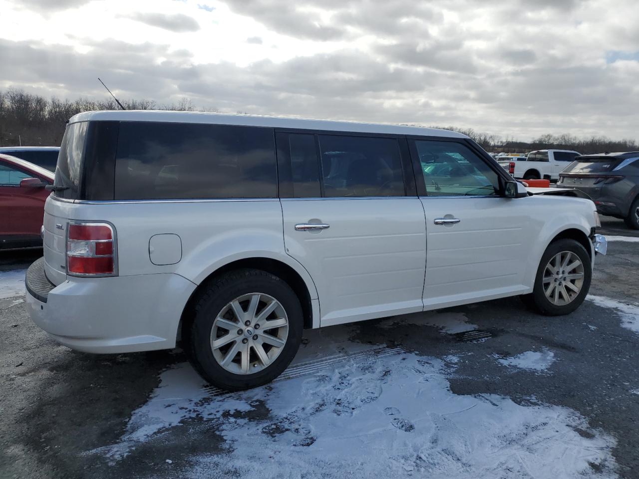 2010 Ford Flex - Image 3