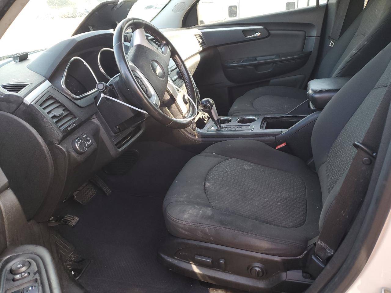 2010 Chevrolet Traverse - Image 7
