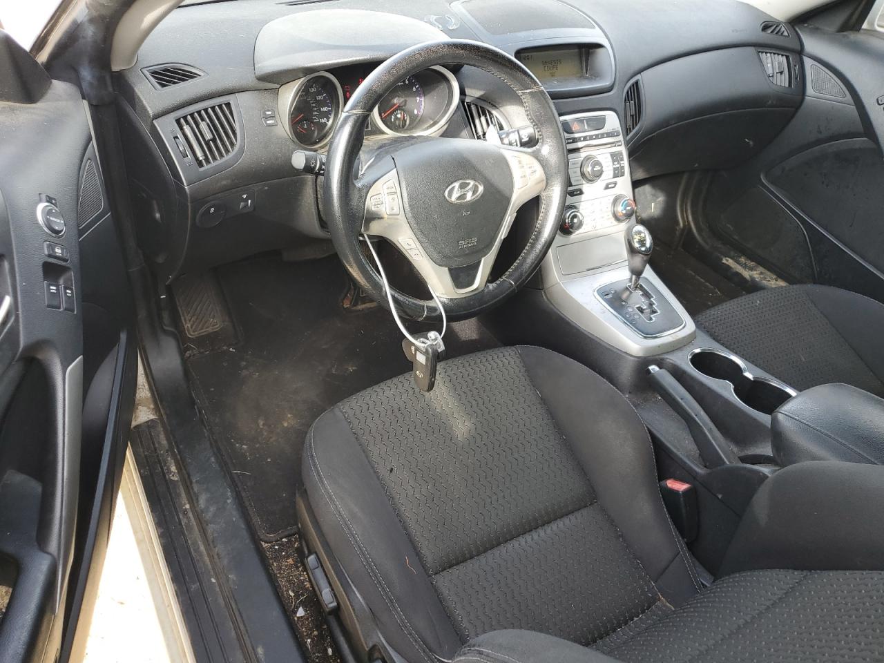 2010 Hyundai Genesis - Image 8