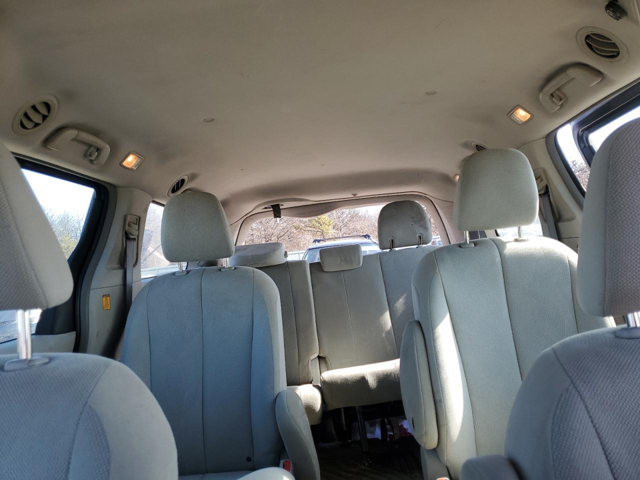 2013 Toyota Sienna - Image 10