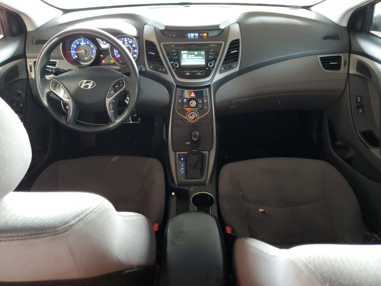 2015 Hyundai Elantra - Image 8