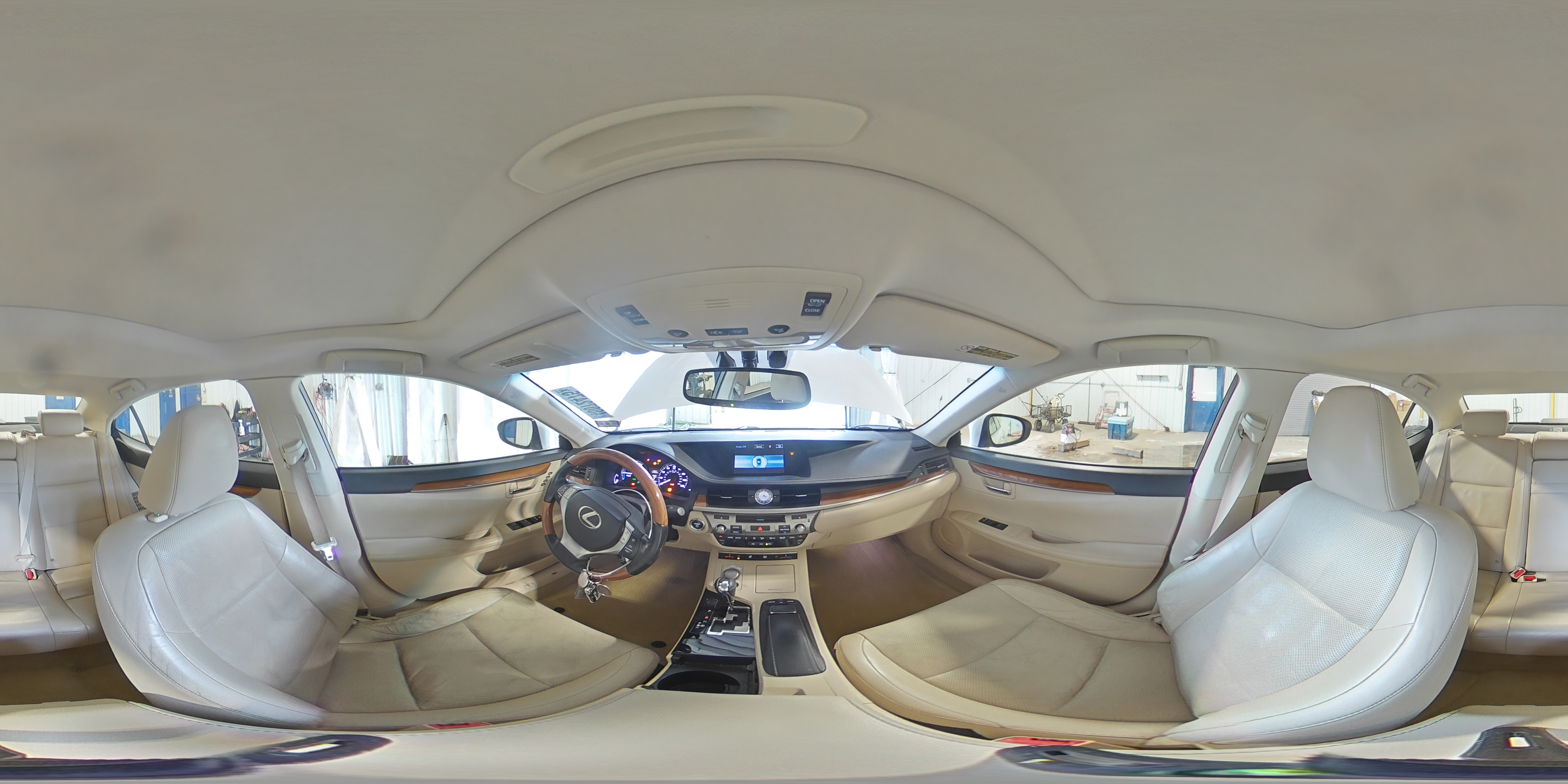 2015 Lexus ES - Image 14