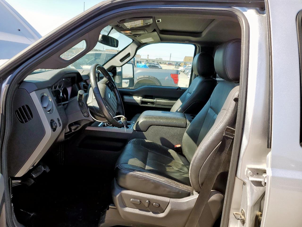 2015 Ford F250 - Image 7