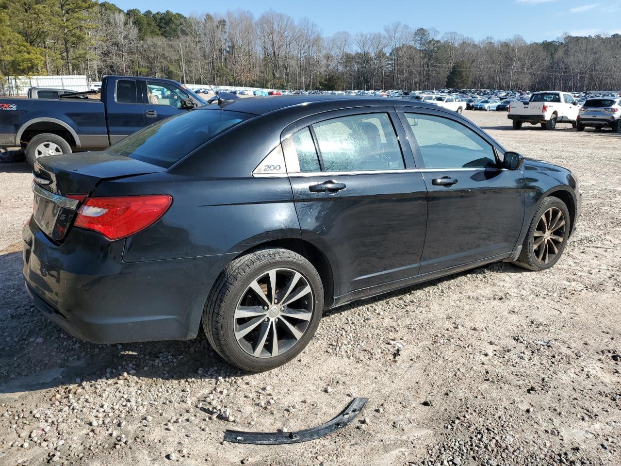 2013 Chrysler 200 - Image 3