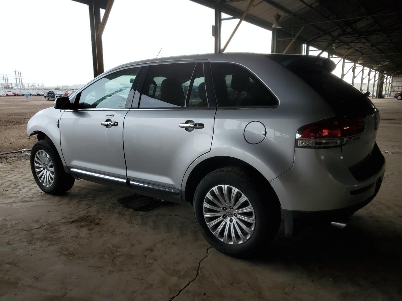 2013 Lincoln MKX - Image 2