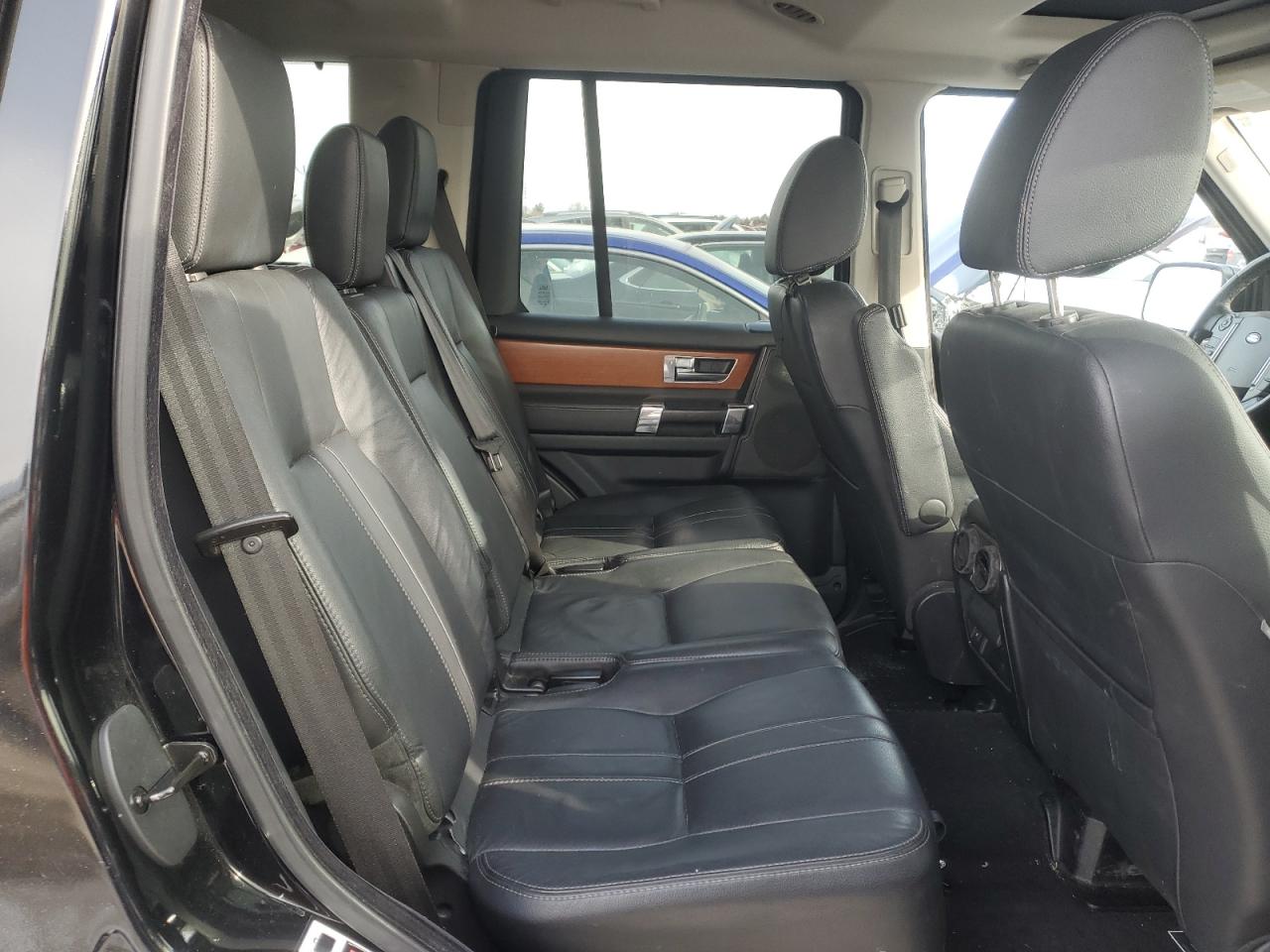2013 Land Rover LR4 - Image 11