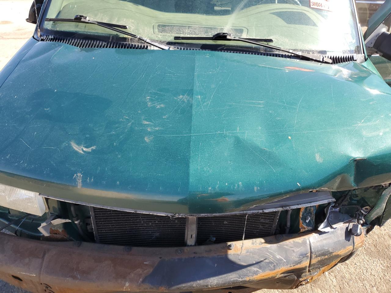 2003 Chevrolet Astro - Image 13