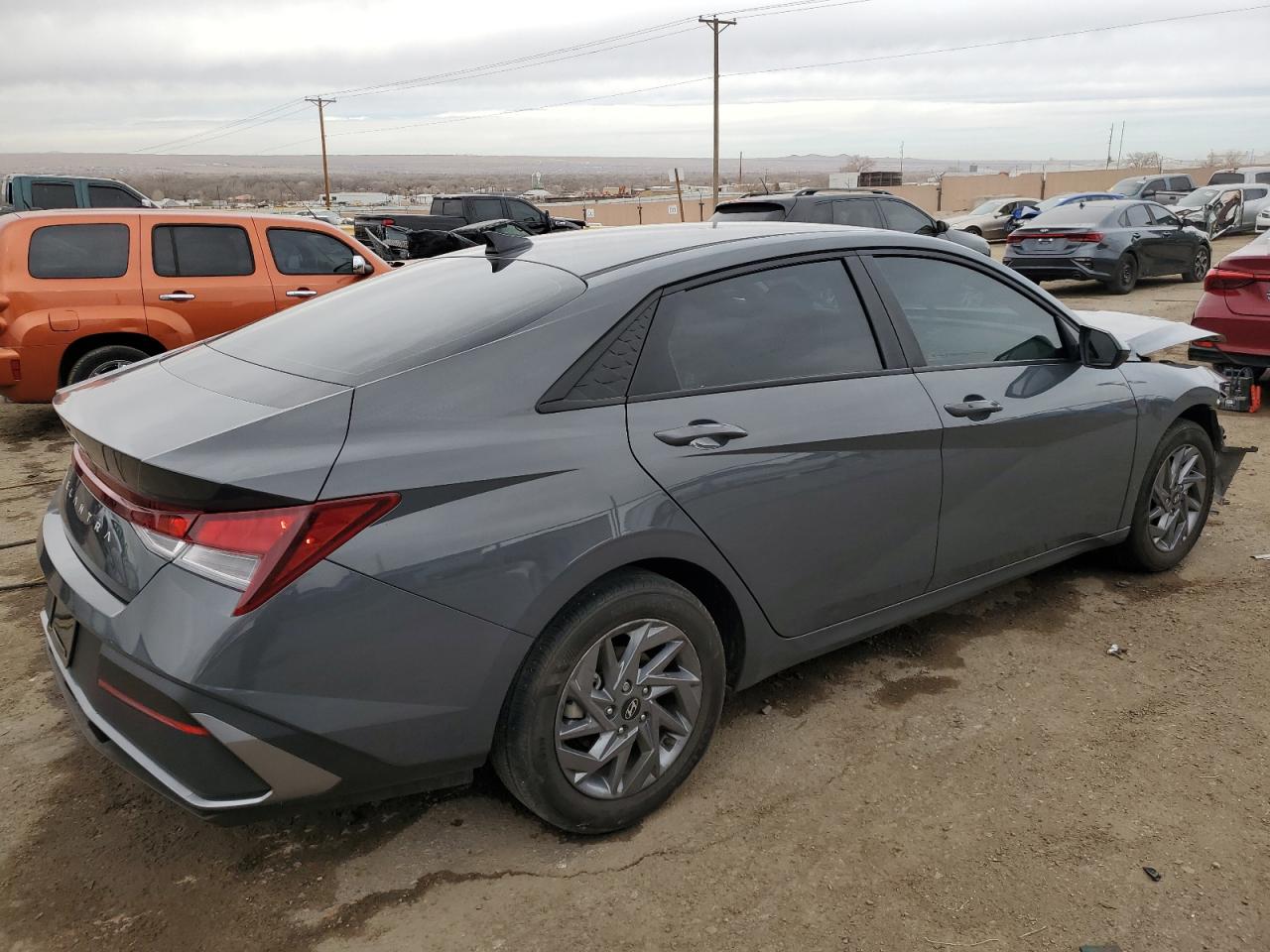2024 Hyundai Elantra - Image 3