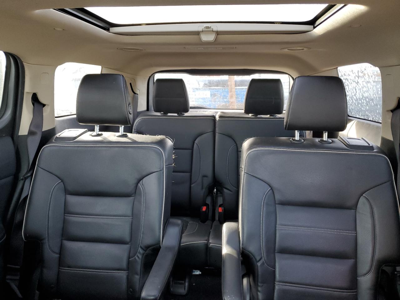 2017 GMC Acadia - Image 10