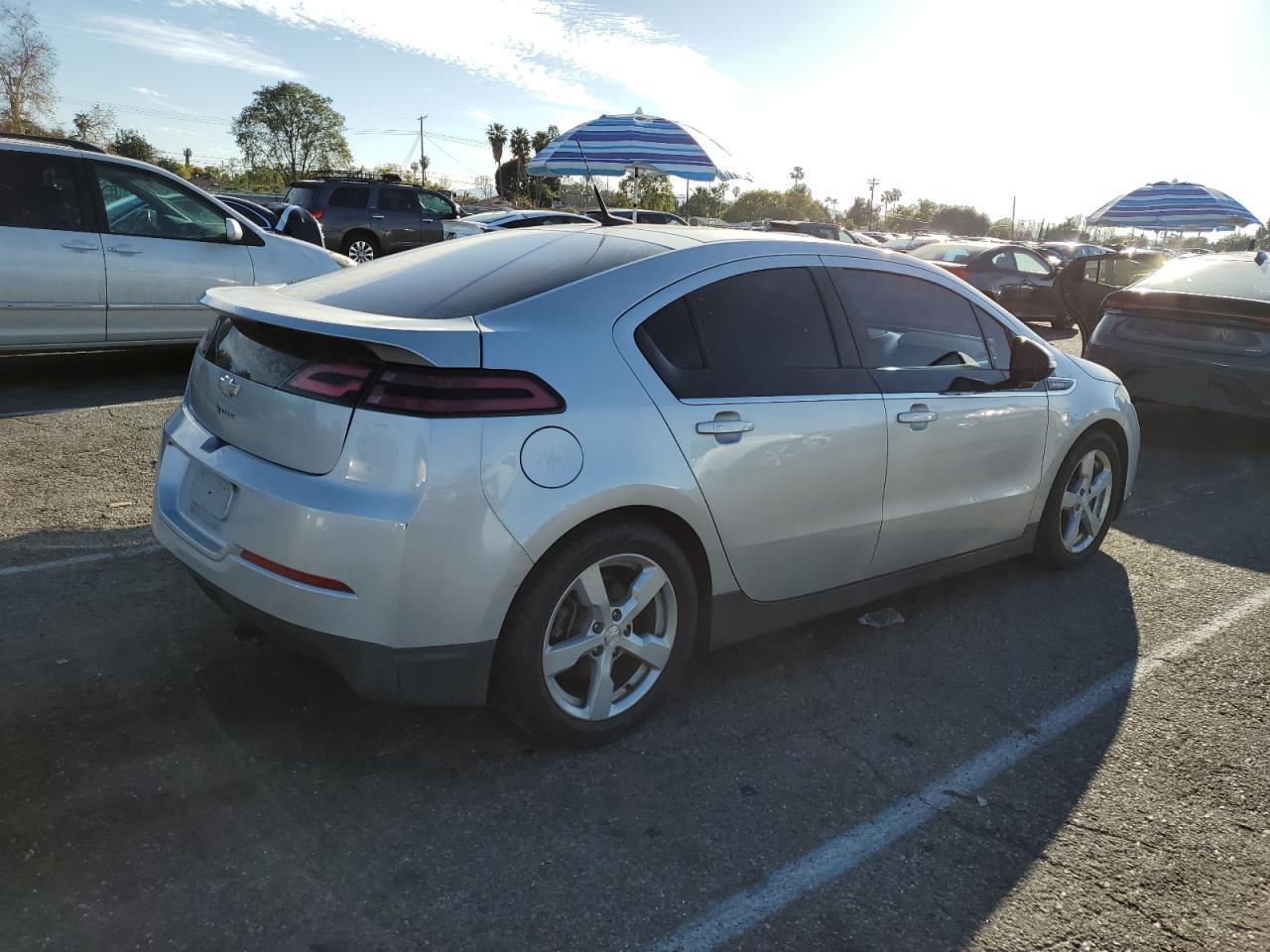 2014 Chevrolet Volt - Image 3
