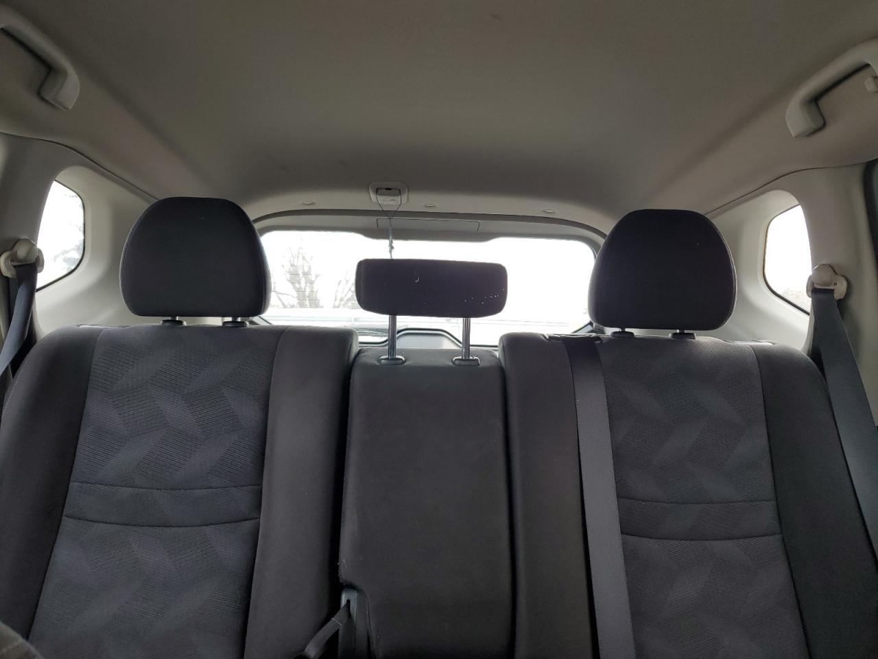2015 Nissan Rogue - Image 10