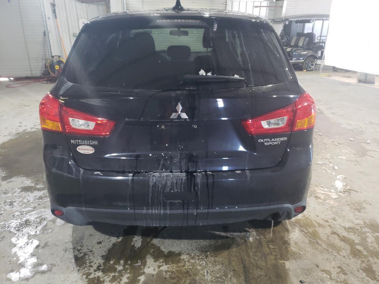 2017 Mitsubishi Outlander - Image 6