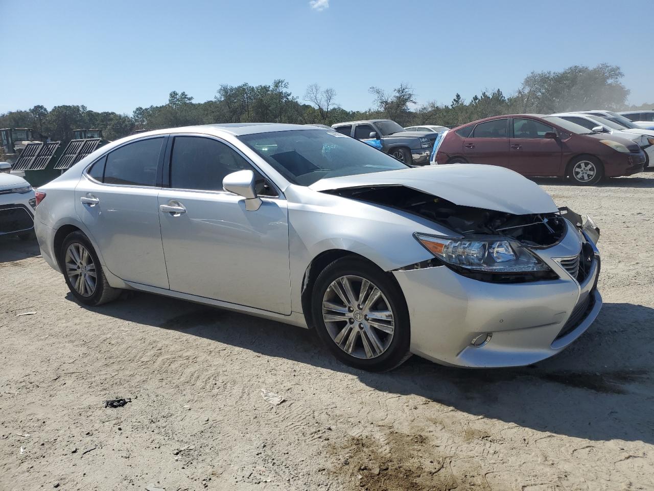 2015 Lexus ES - Image 4
