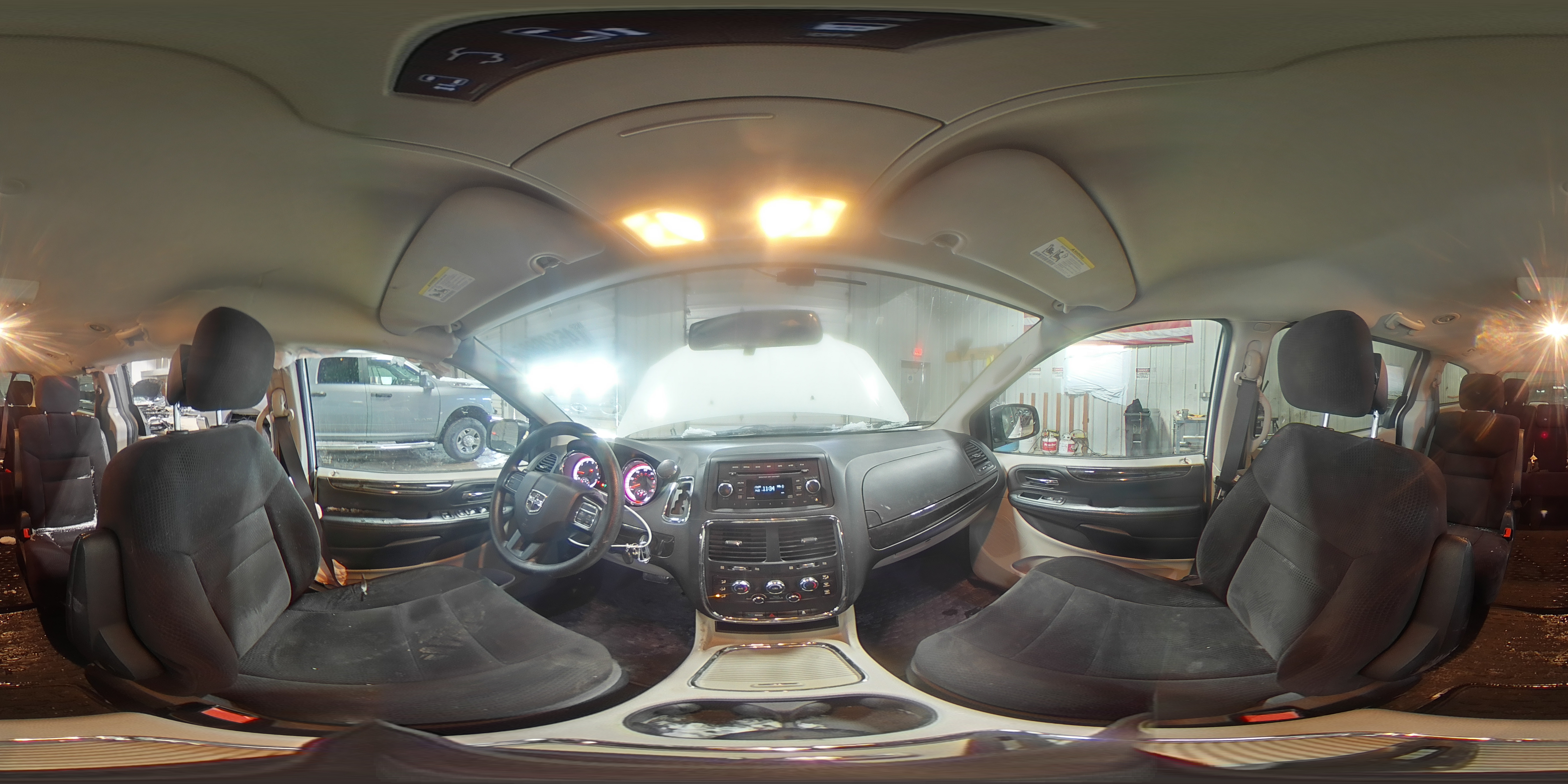2016 Dodge Caravan - Image 14