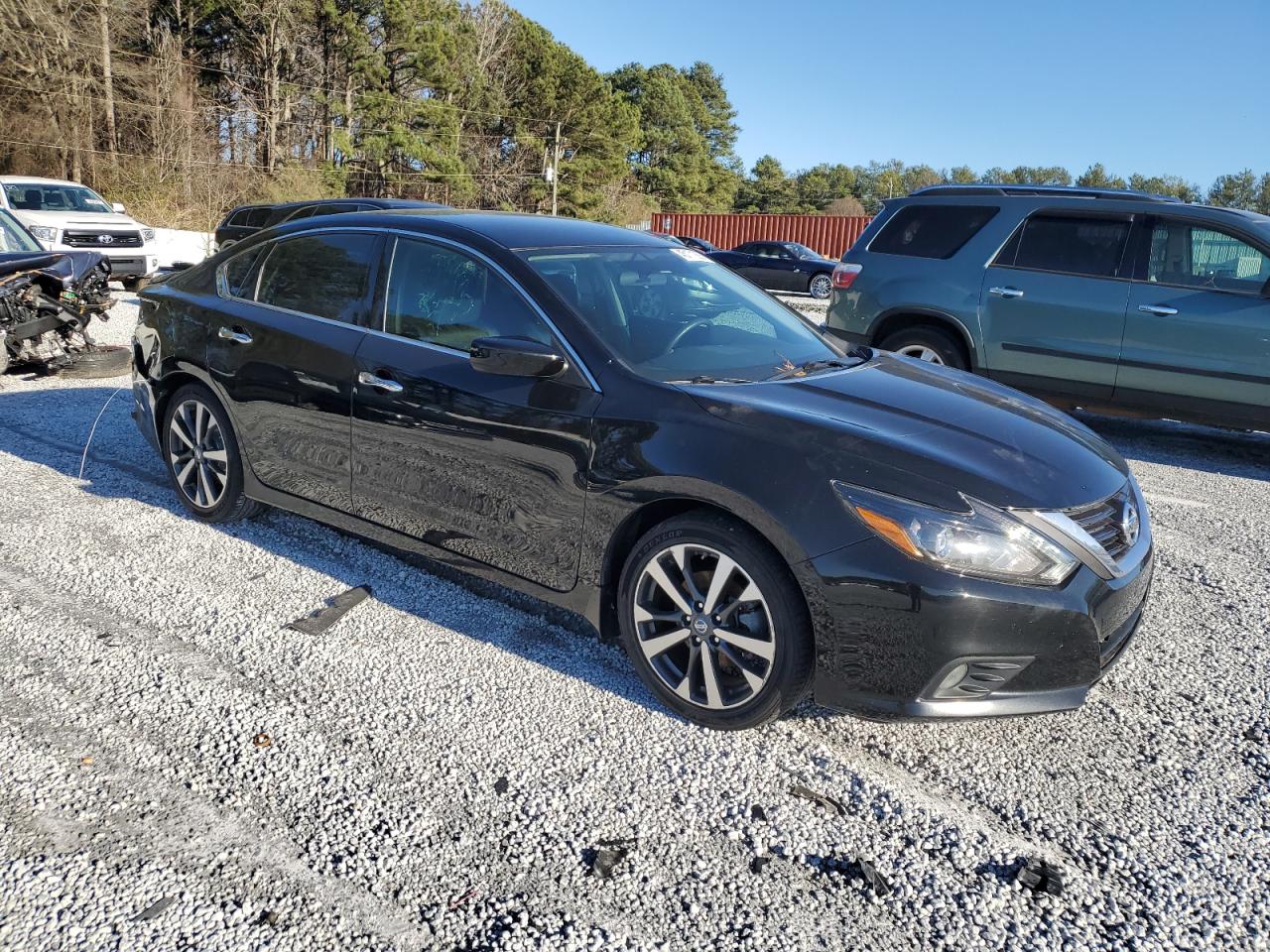 2017 Nissan Altima - Image 4