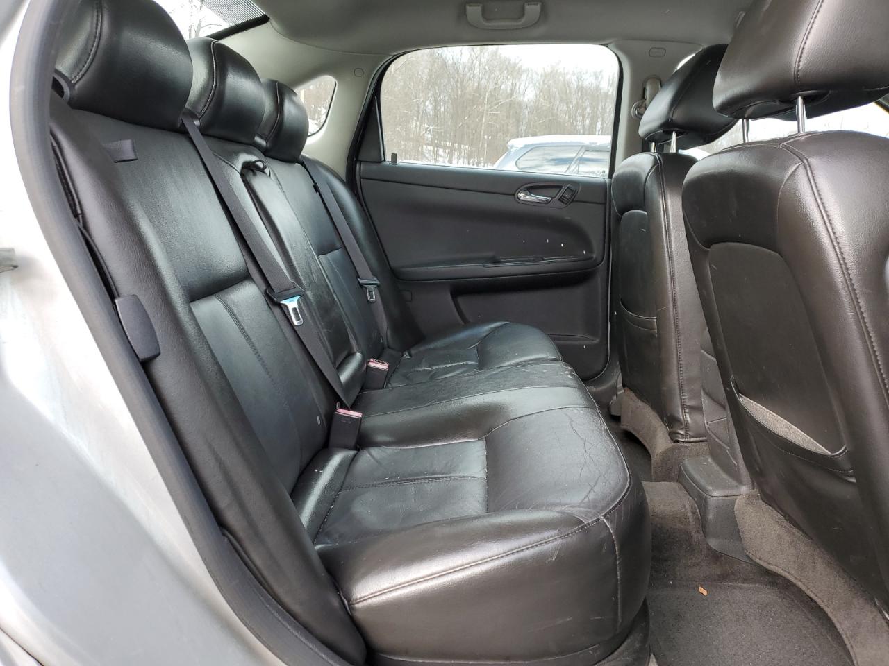 2010 Chevrolet Impala - Image 11