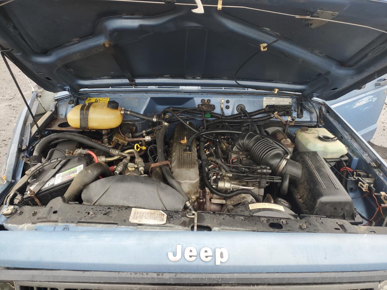 1988 Jeep Cherokee - Image 13