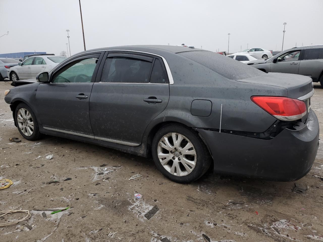 2012 Toyota Avalon - Image 2