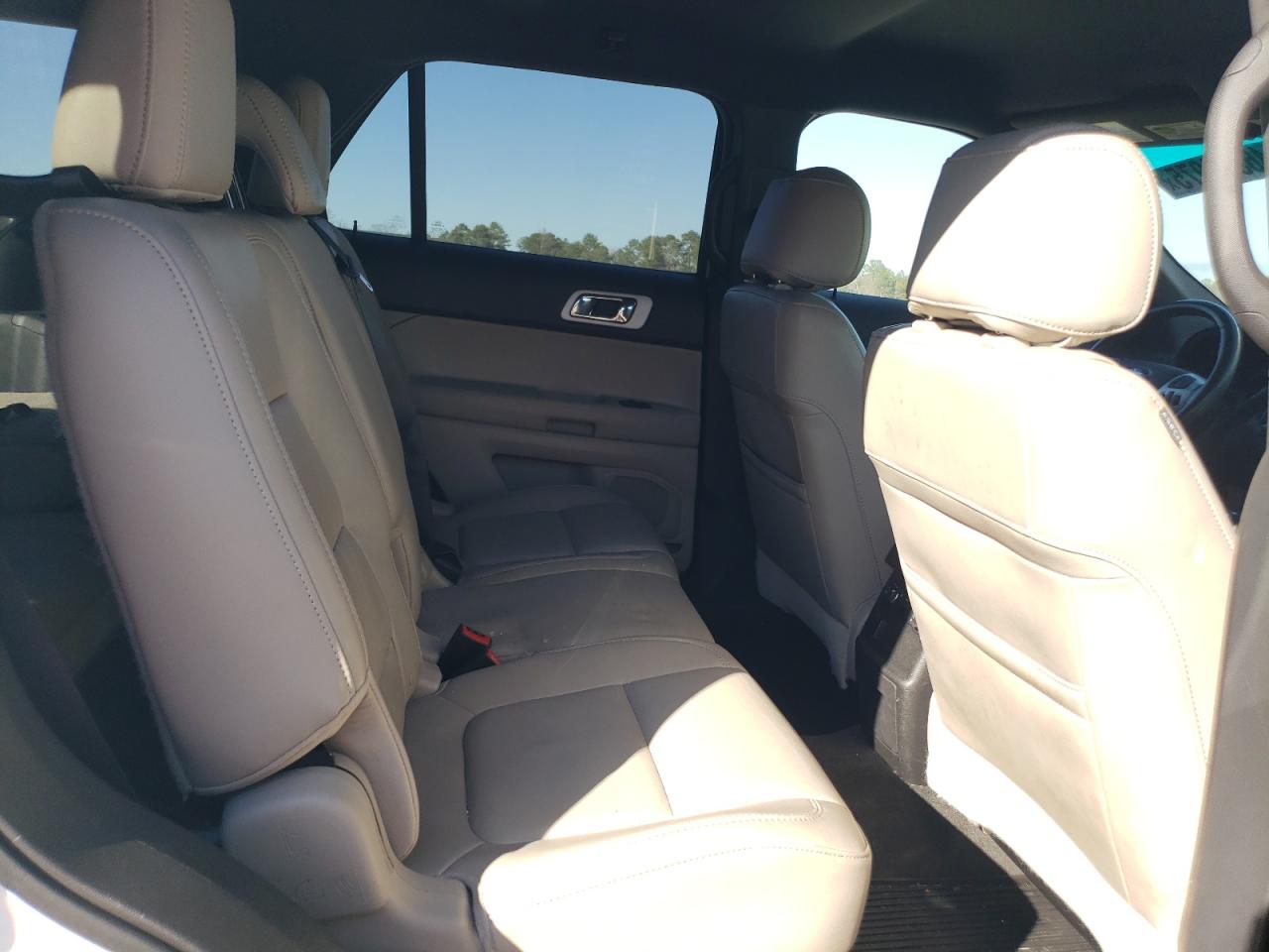 2011 Ford Explorer - Image 11