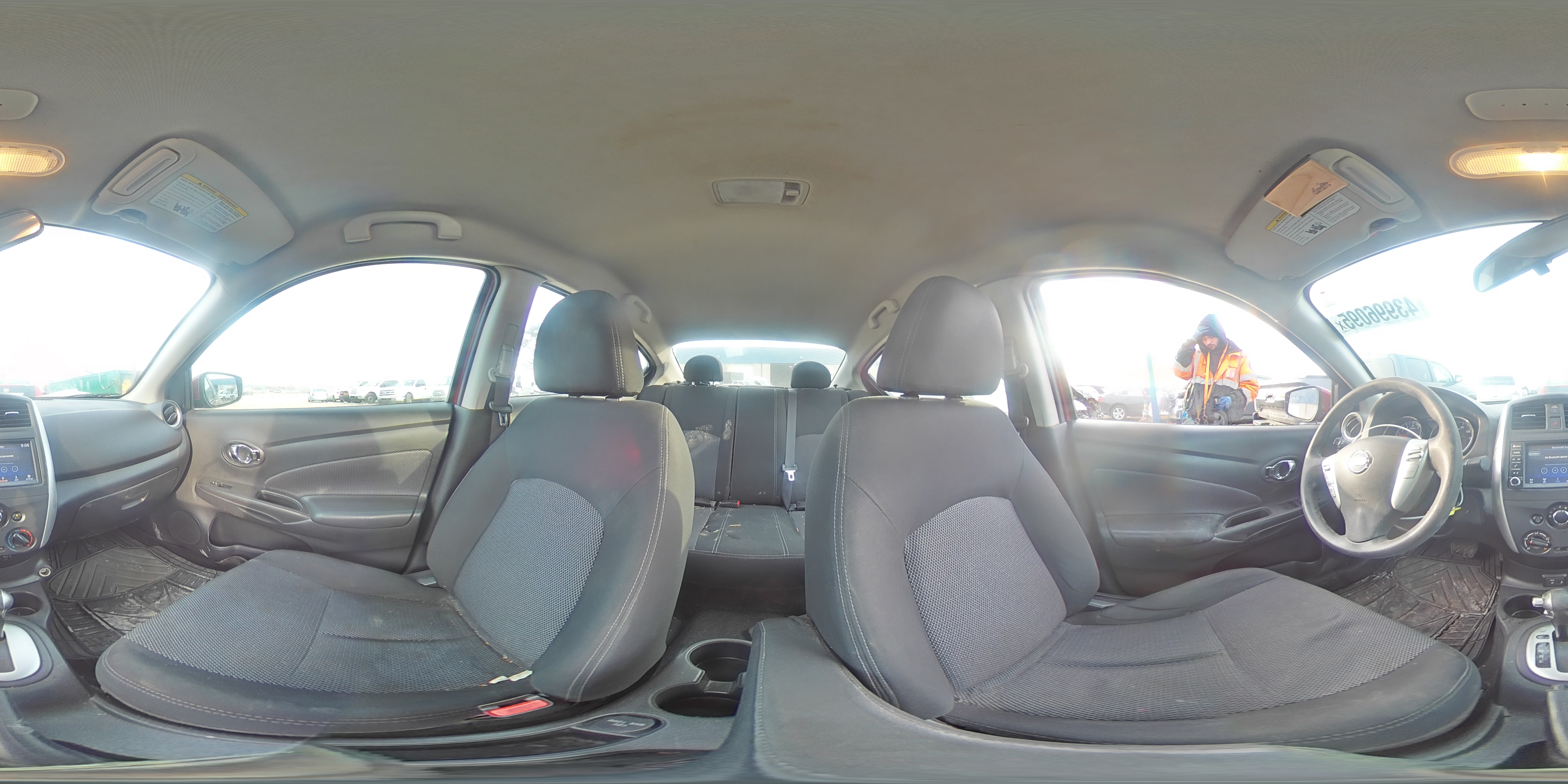 2019 Nissan Versa - Image 12