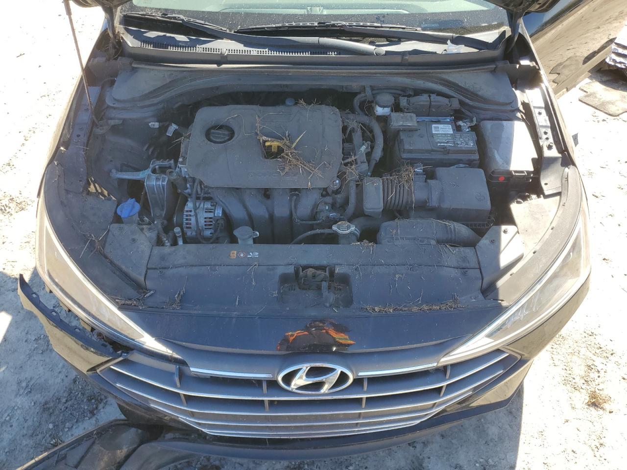 2020 Hyundai Elantra - Image 12