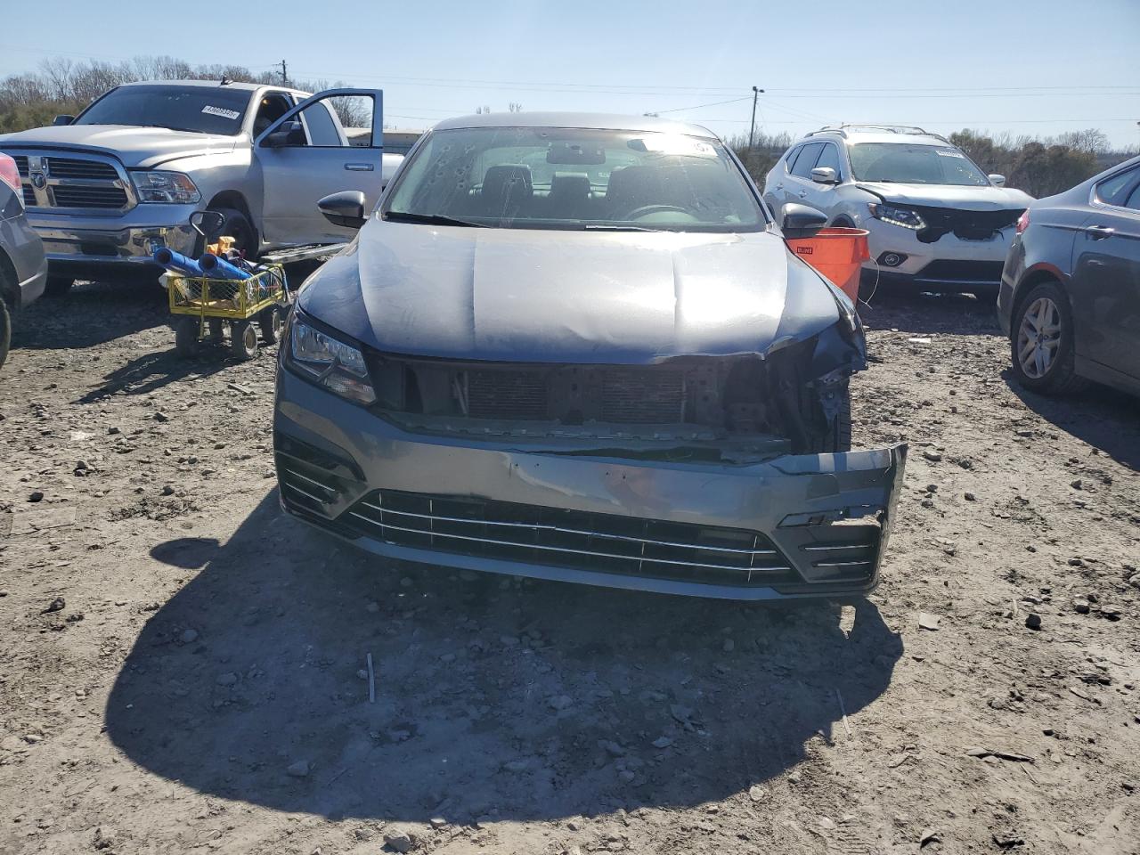 2016 Volkswagen Passat - Image 5