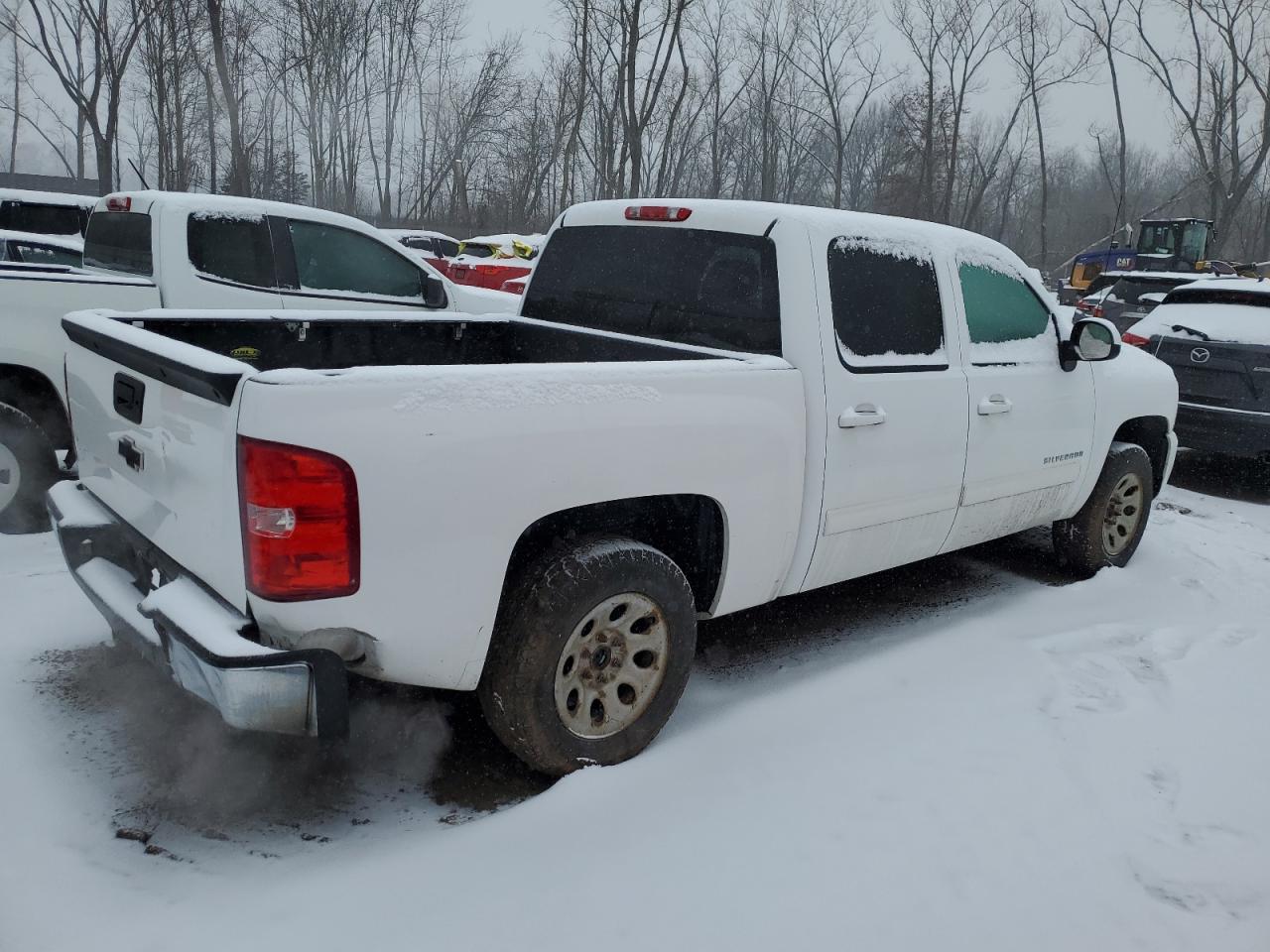 2011 Chevrolet Silverado - Image 3