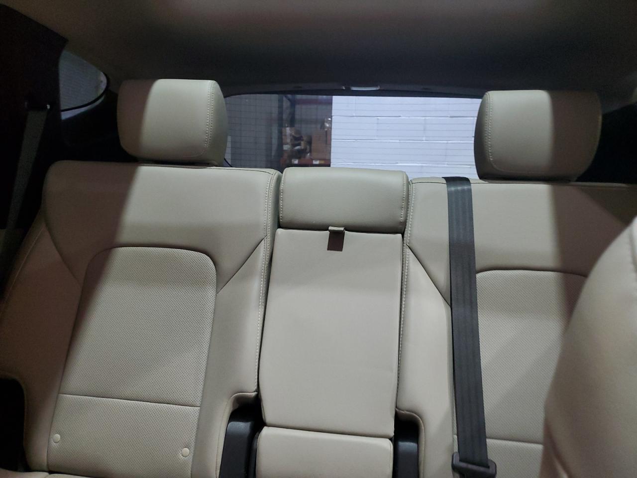 2017 Hyundai Santa Fe - Image 10