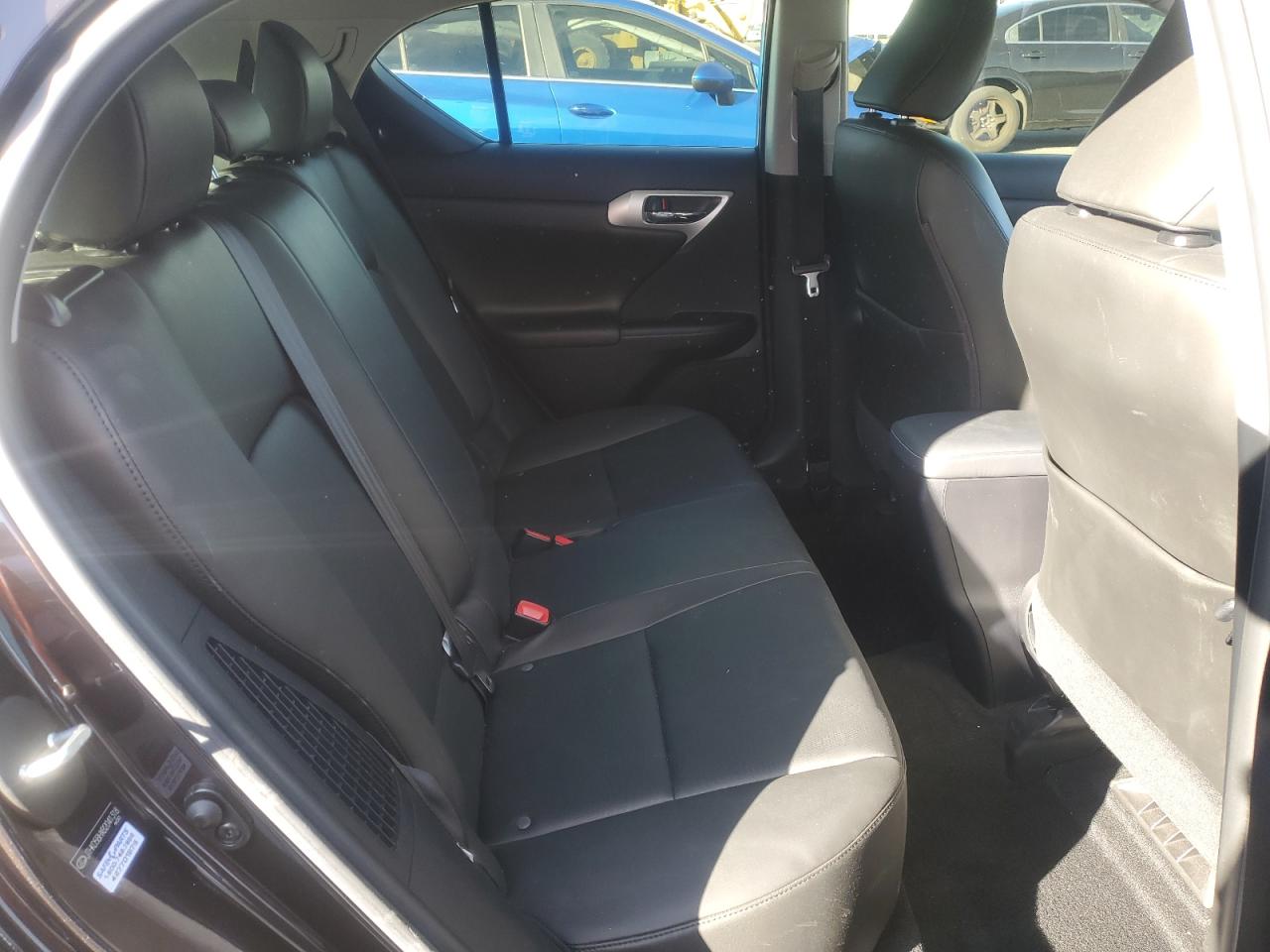 2011 Lexus CT - Image 10