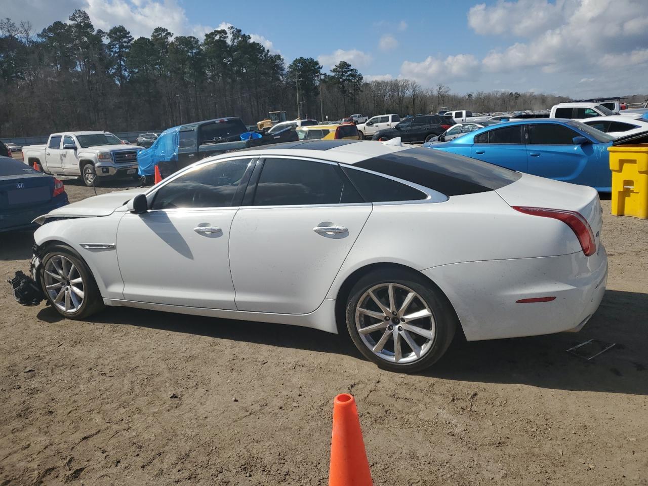 2013 Jaguar XJ - Image 3