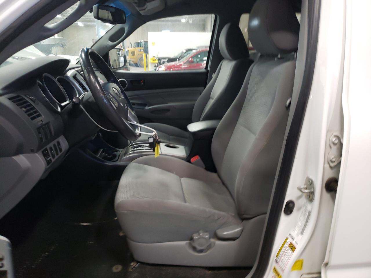 2013 Toyota Tacoma - Image 7