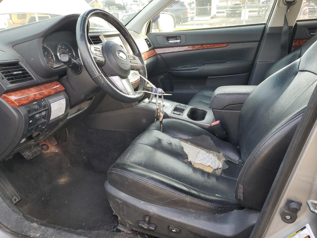 2011 Subaru Outback - Image 7