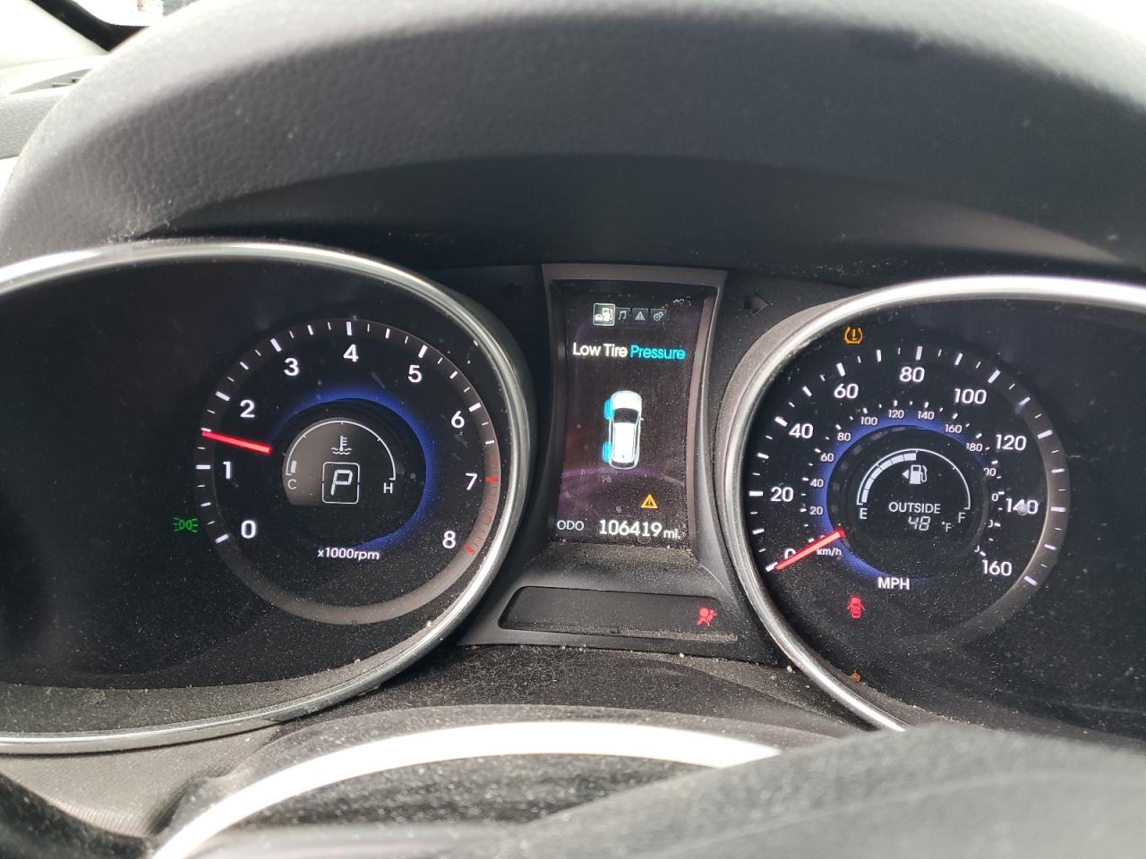 2015 Hyundai Santa Fe - Image 9