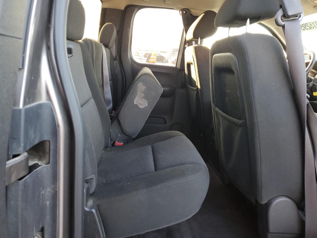 2013 Chevrolet Silverado - Image 10