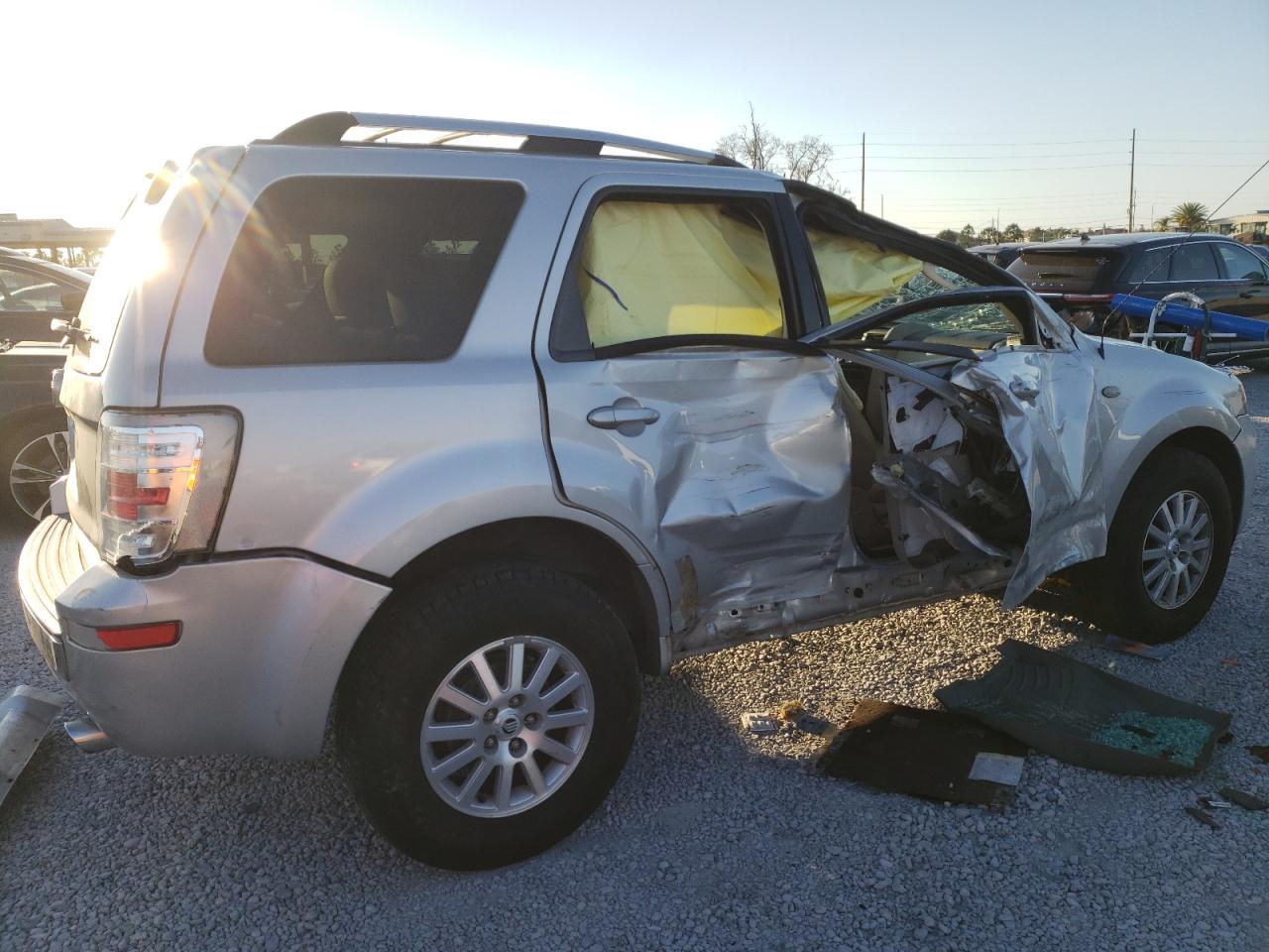 2009 Mercury Mariner - Image 3
