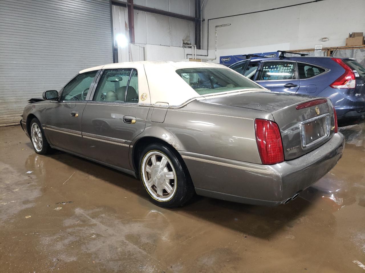 2003 Cadillac De Ville - Image 2