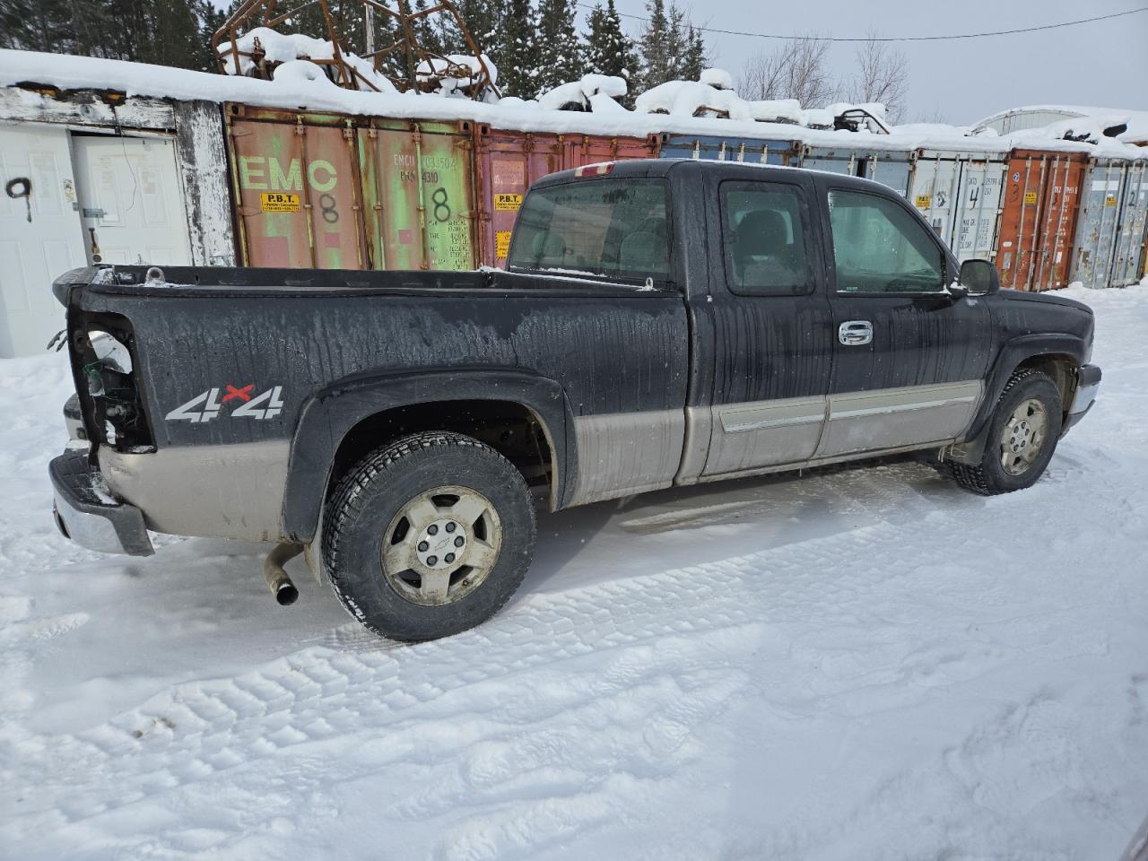 2005 Chevrolet Silverado - Image 3