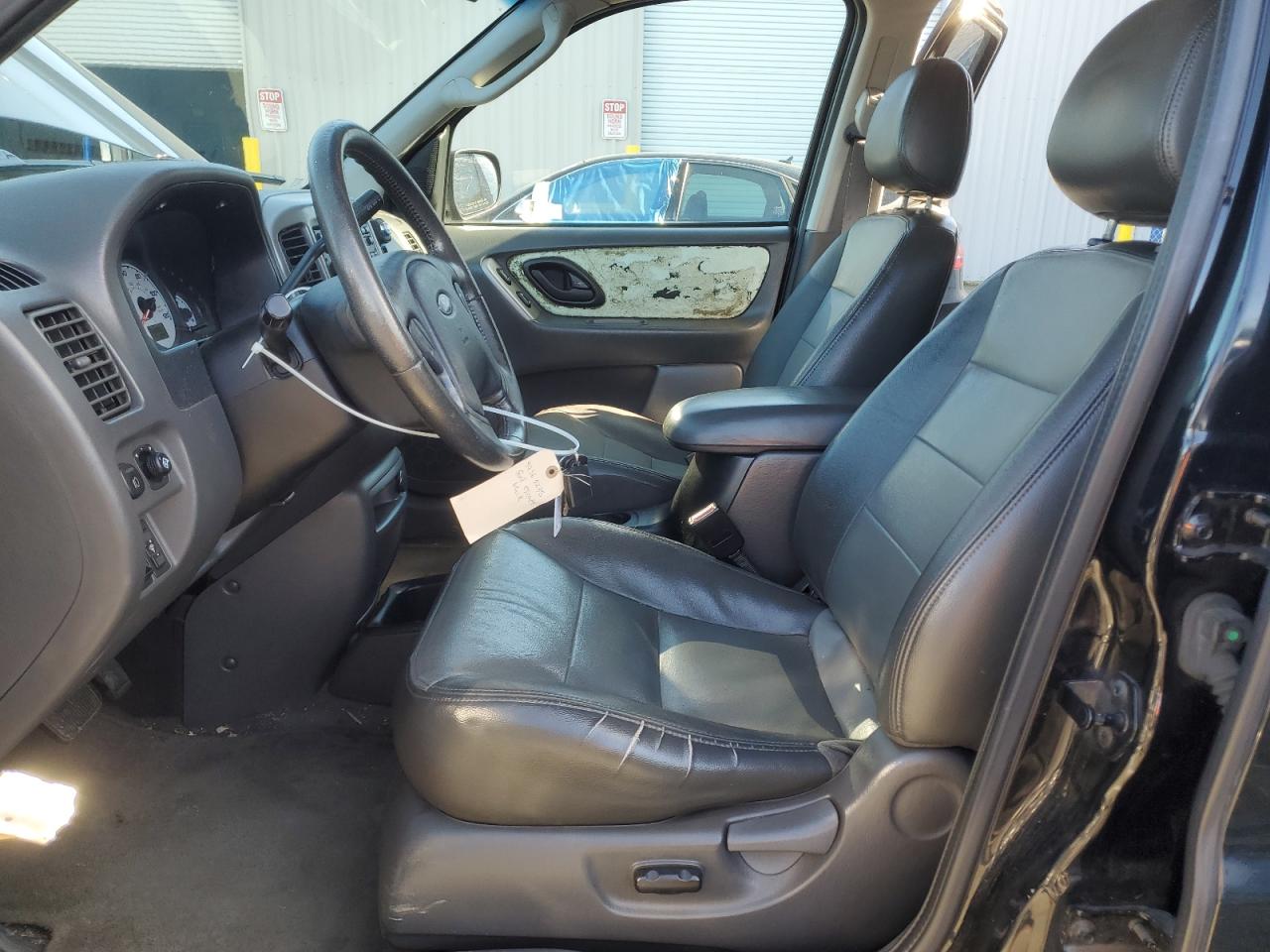 2004 Ford Escape - Image 7