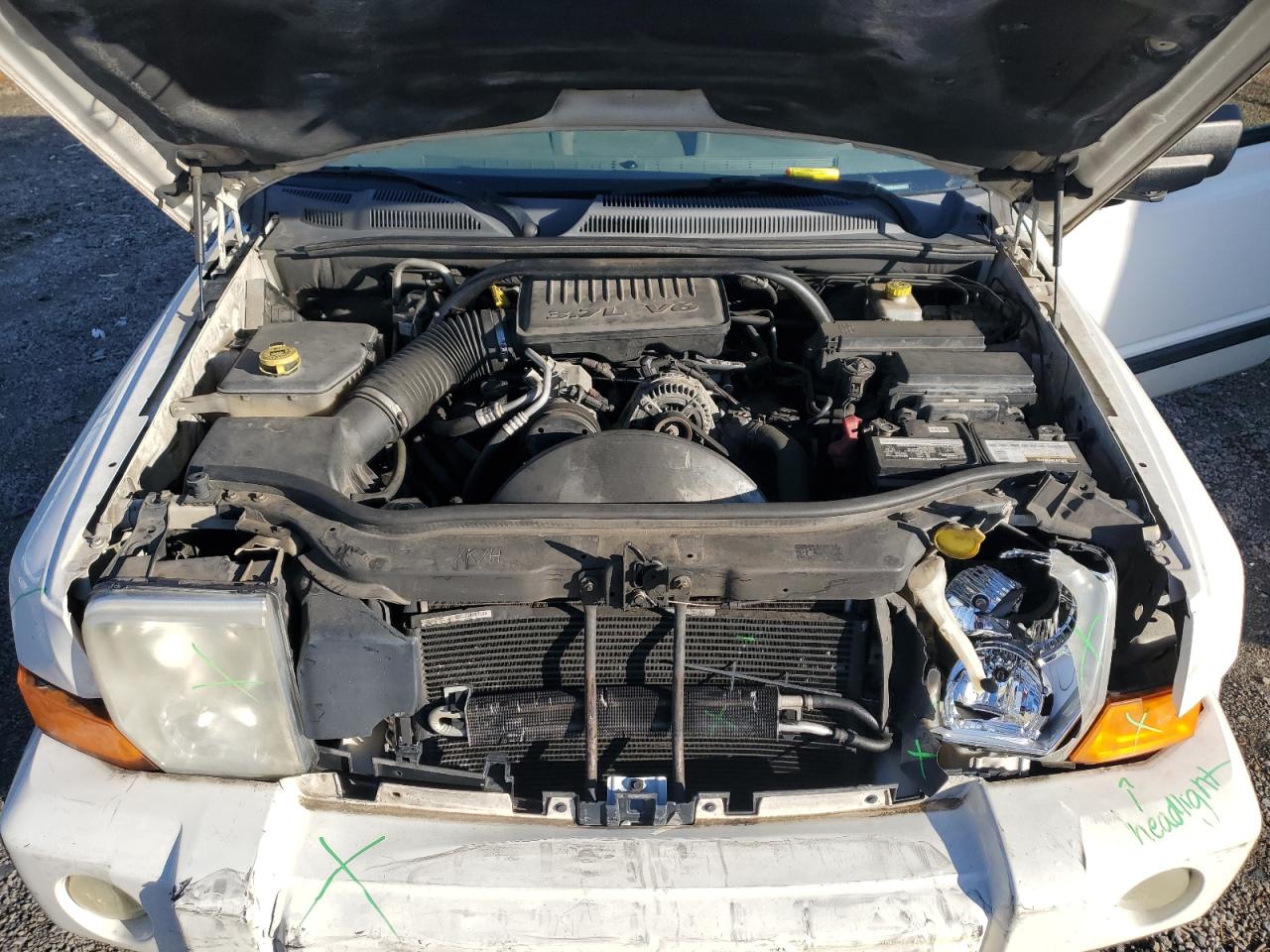 2006 Jeep Commander - Image 12