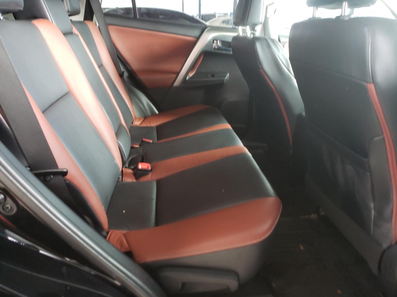 2015 Toyota RAV 4 - Image 11