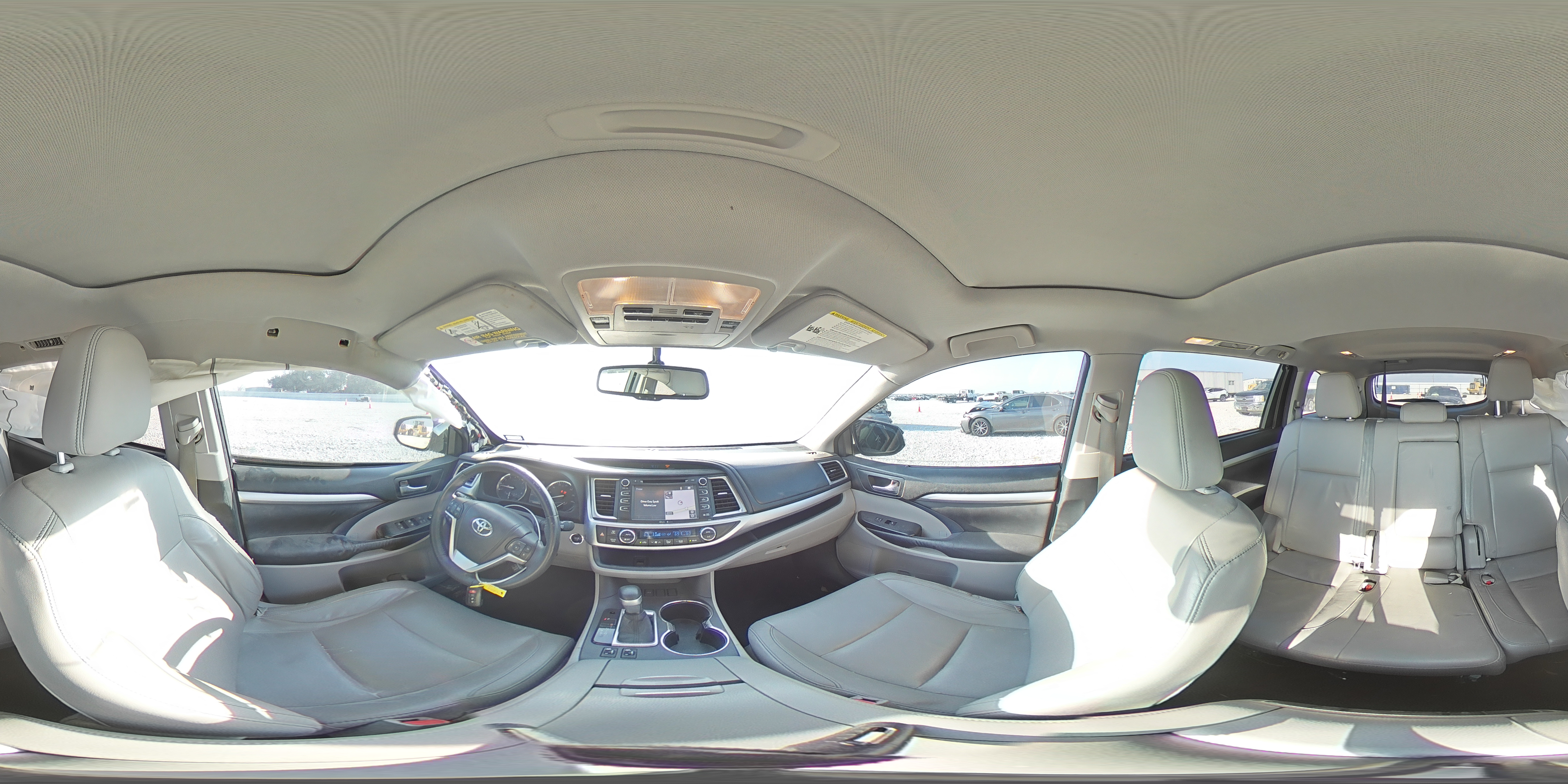 2015 Toyota Highlander - Image 13