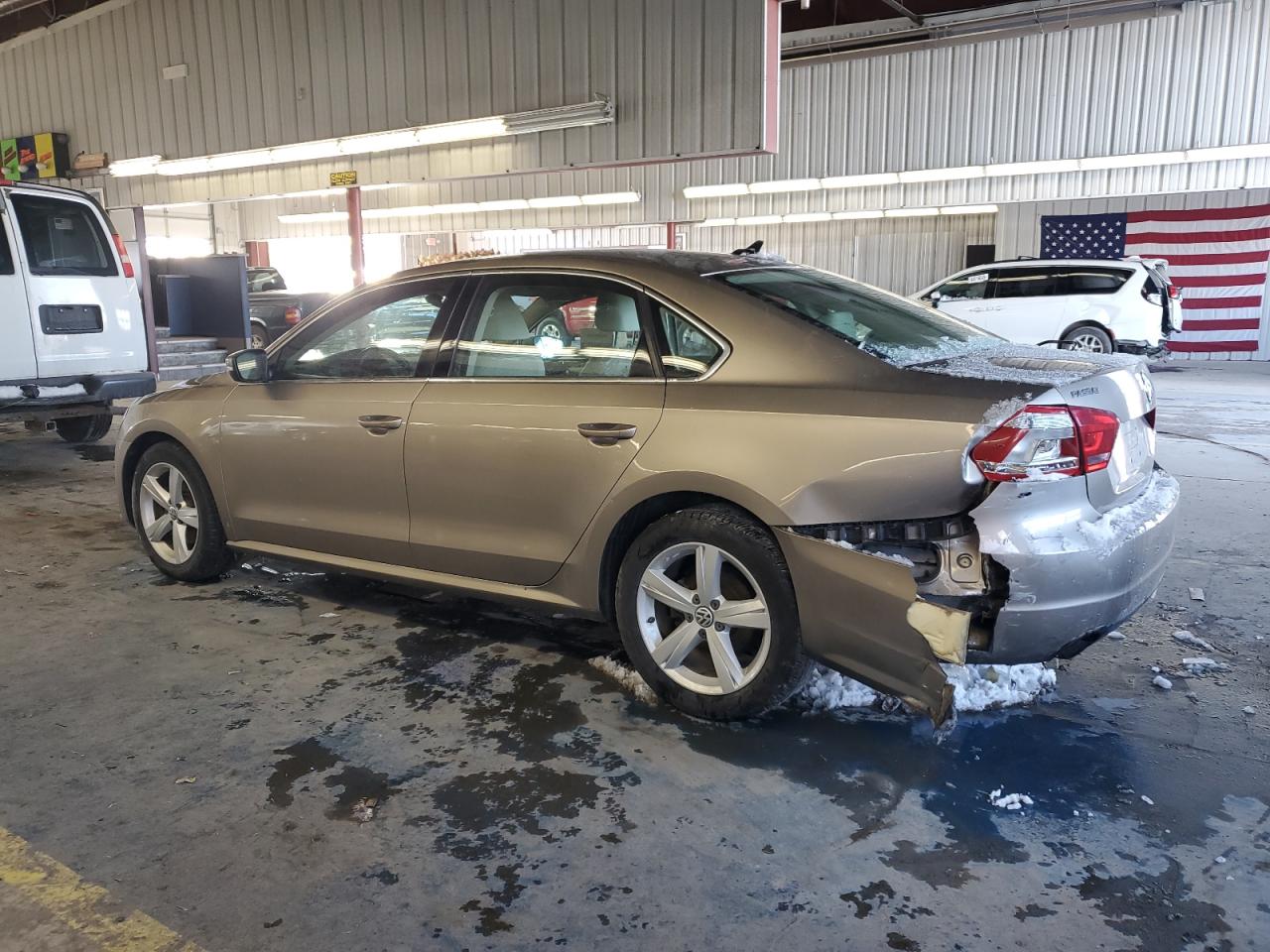 2015 Volkswagen Passat - Image 2