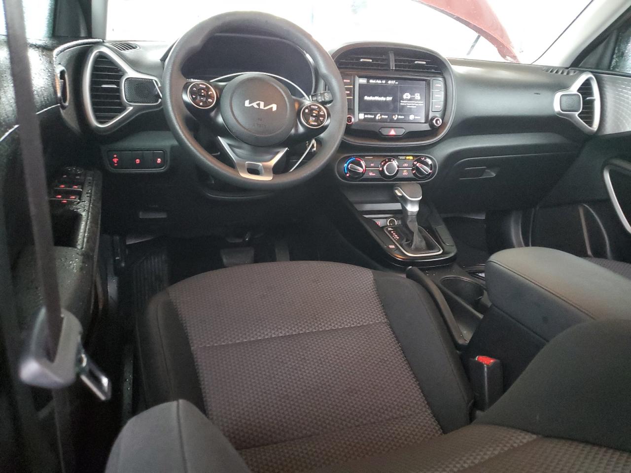 2022 Kia Soul - Image 8
