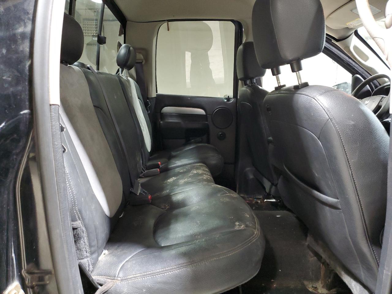 2004 Dodge RAM - Image 10