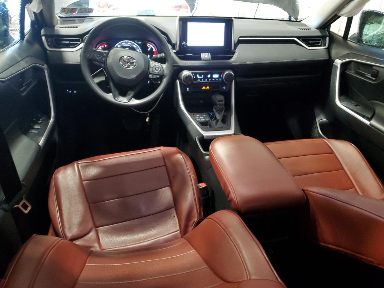 2023 Toyota RAV 4 - Image 8