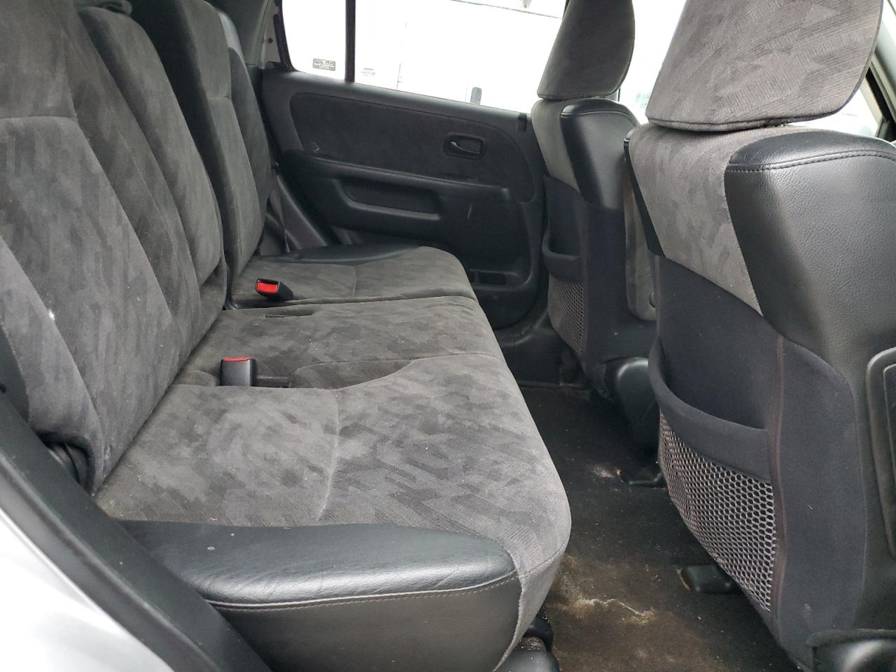 2004 Honda CR-V - Image 12