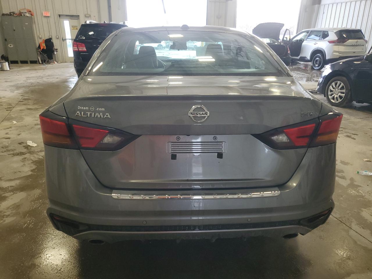 2022 Nissan Altima - Image 6